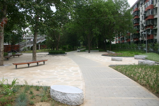 清華東路道路綠化工程學(xué)院廣場