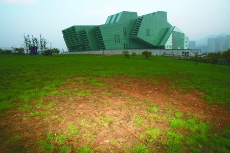 免費公園現“黃金周后遺癥” 八成要補栽植物