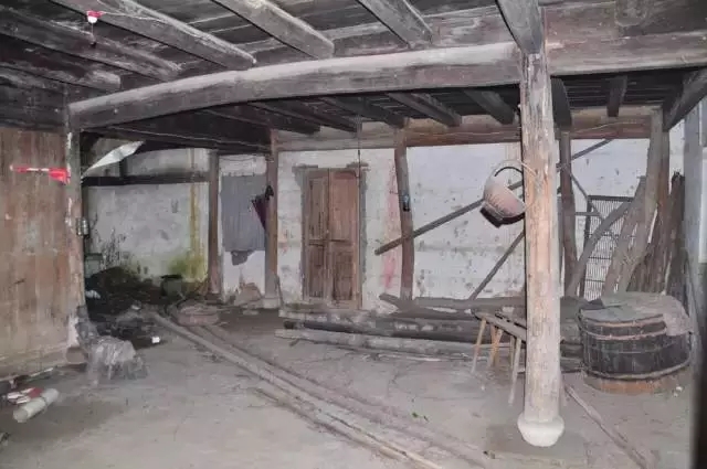 老屋改造，破敗房子變花園別墅