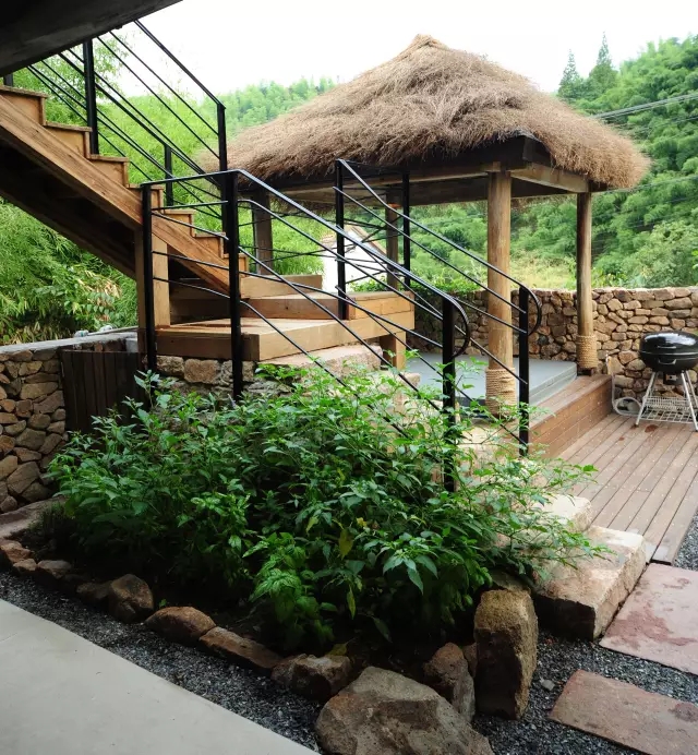 老屋改造，破敗房子變花園別墅