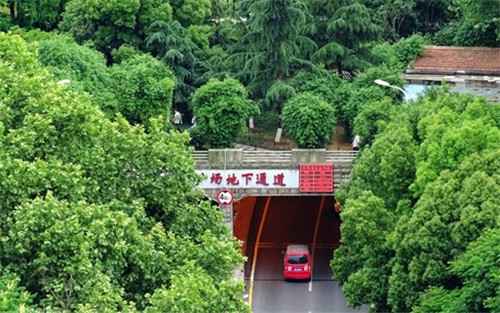武漢黃鶴樓景區(qū)周邊立體整治見(jiàn)成效